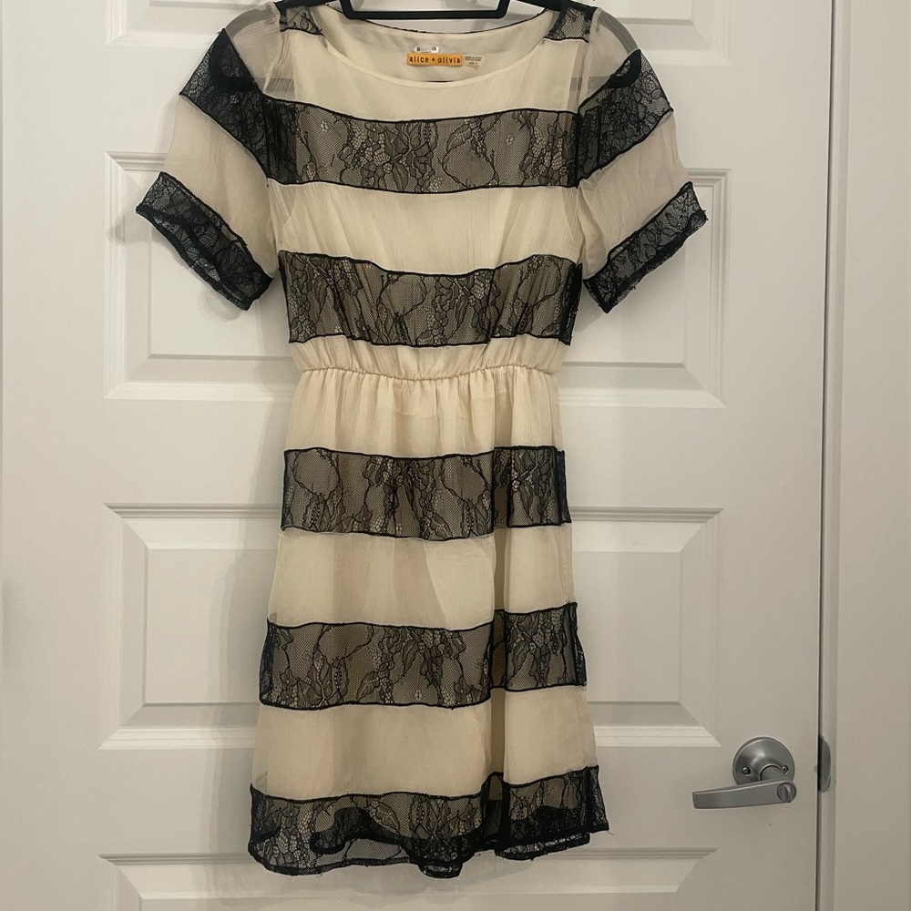Alice & Olivia - Lace Dress